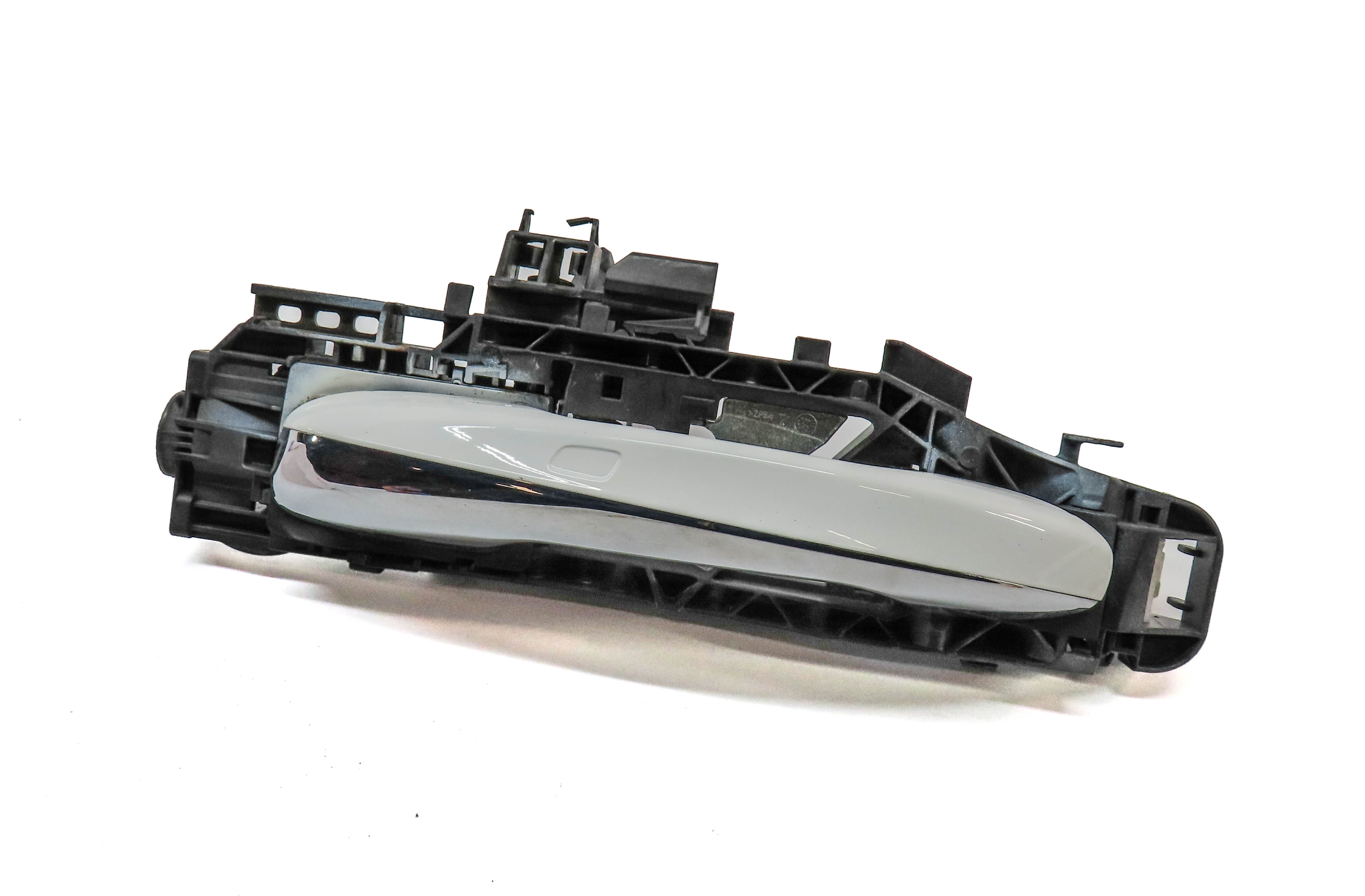 15-17 MERCEDES C300 C350 C400 C450 W205 LEFT REAR KEYLESS DOOR HANDLE (White) — exact item pictured